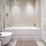 Views - Riverside Living - Sleeps 8 - Balcony Leeds (West Yorkshire)