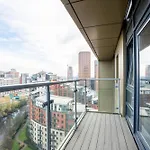 Appartement Views - Riverside Living - Sleeps 8 - Balcony *