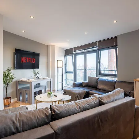 Apartamento Views - Riverside Living - Sleeps 8 - Balcony *