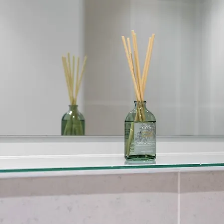 Views - Riverside Living - Sleeps 8 - Balcony *