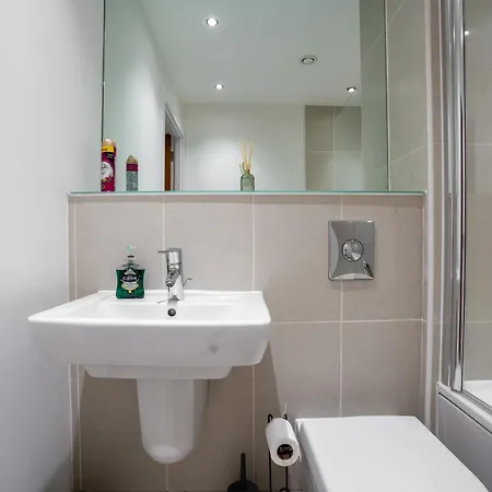 Views - Riverside Living - Sleeps 8 - Balcony