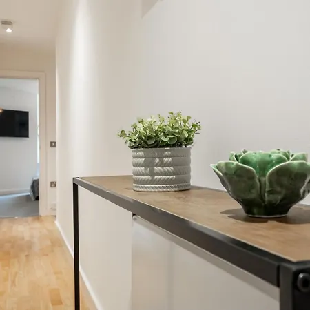 Views - Riverside Living - Sleeps 8 - Balcony