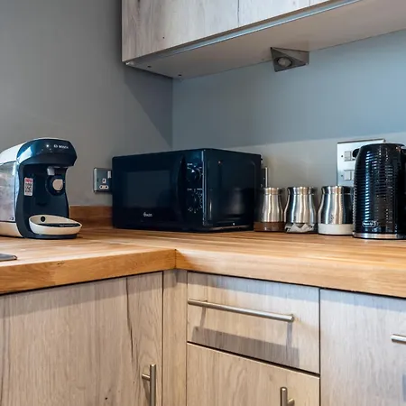 Apartamento Views - Riverside Living - Sleeps 8 - Balcony *