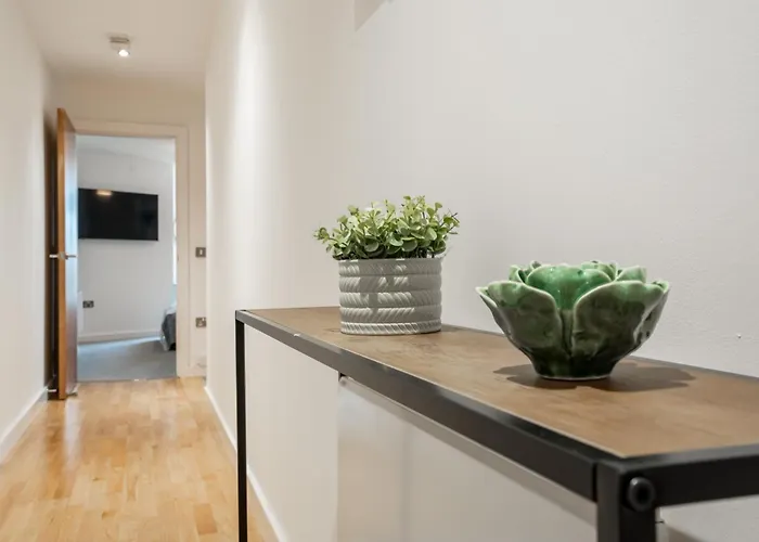 Views - Riverside Living - Sleeps 8 - Balcony