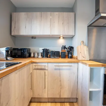 Apartment Views - Riverside Living - Sleeps 8 - Balcony