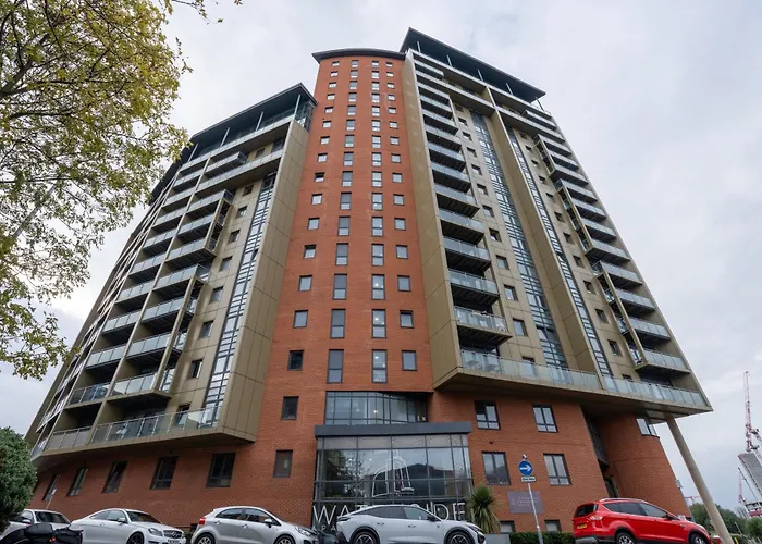 Views - Riverside Living - Sleeps 8 - Balcony