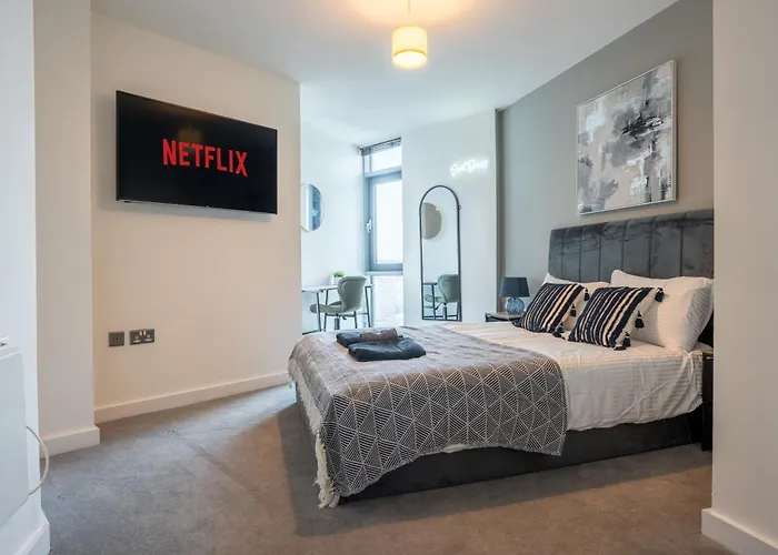 Views - Riverside Living - Sleeps 8 - Balcony * Leeds (West Yorkshire)