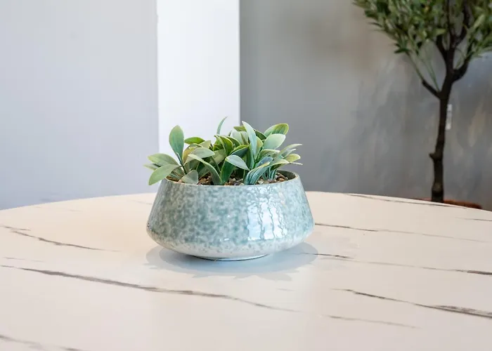 Views - Riverside Living - Sleeps 8 - Balcony *