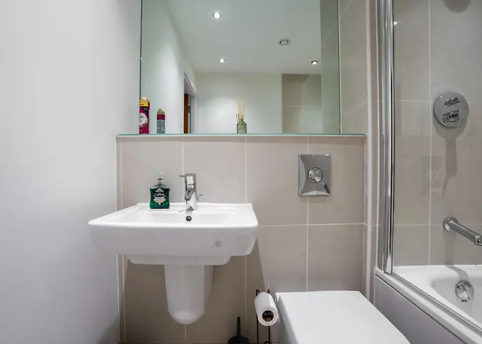 Views - Riverside Living - Sleeps 8 - Balcony