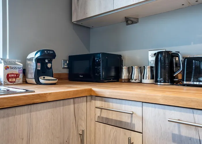 Apartment Views - Riverside Living - Sleeps 8 - Balcony *