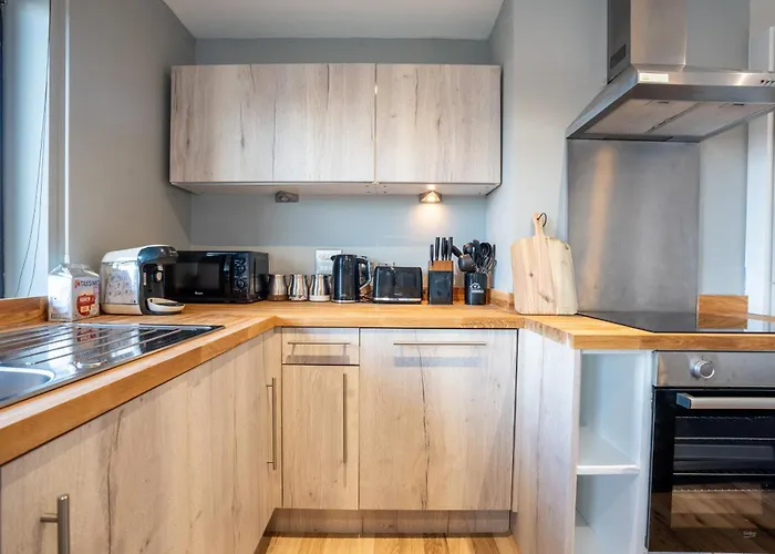 Apartment Views - Riverside Living - Sleeps 8 - Balcony